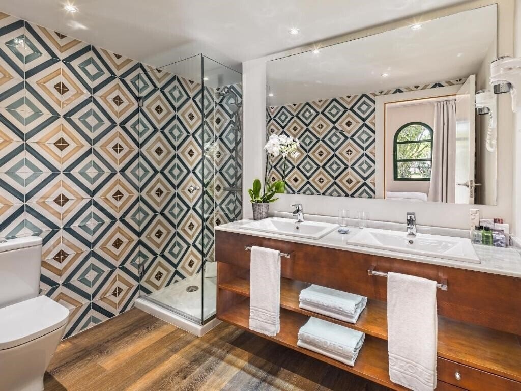 Фотографія H10 Ocean Suites 4*