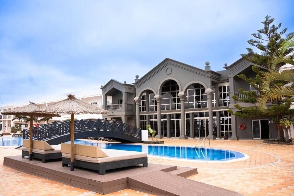 Отель Coral Cotillo Reef 4*