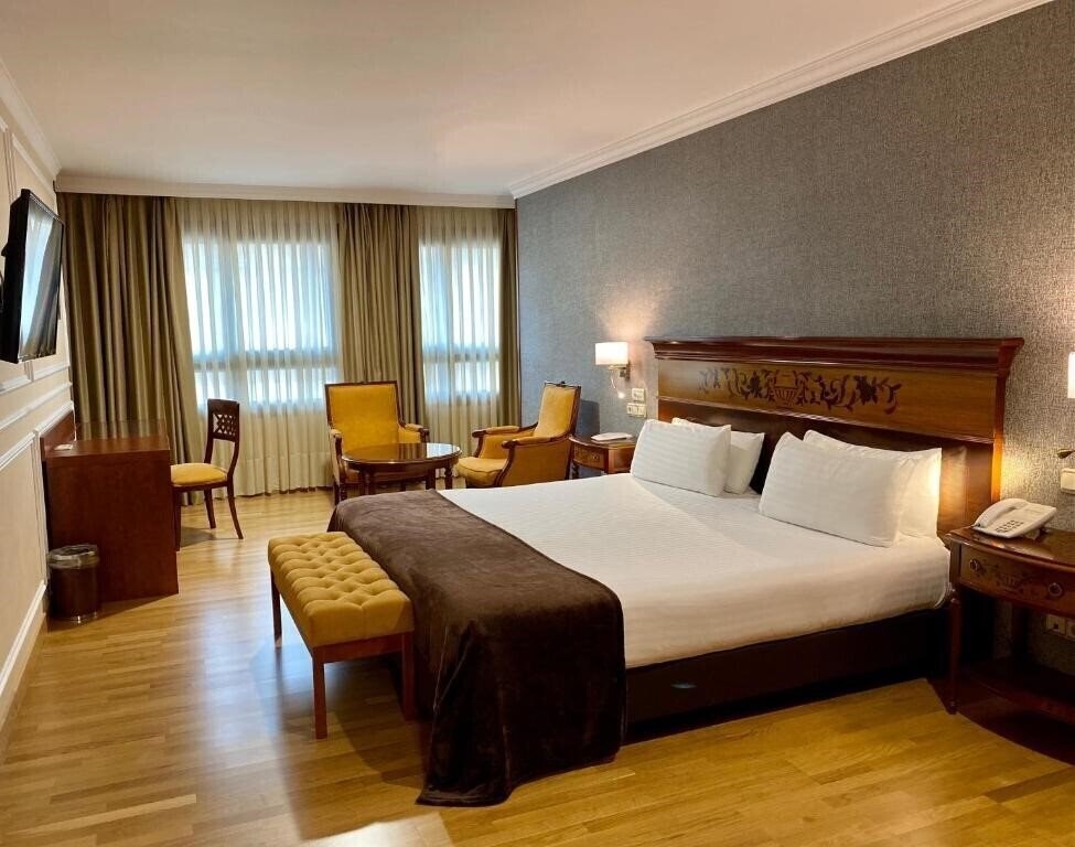 Фото Eurostars Araguaney Hotel 5*