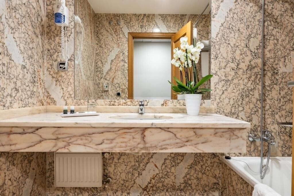 Фотографія Hotel Exe Area Central 3*