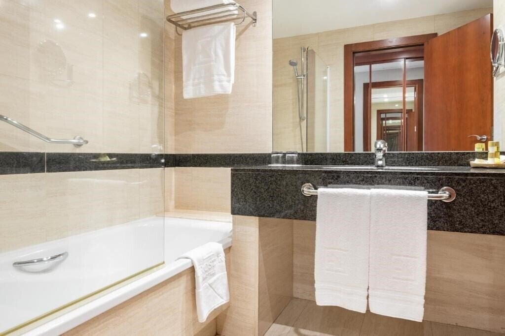 Фотография Hotel Eurostars San Lazaro 4*