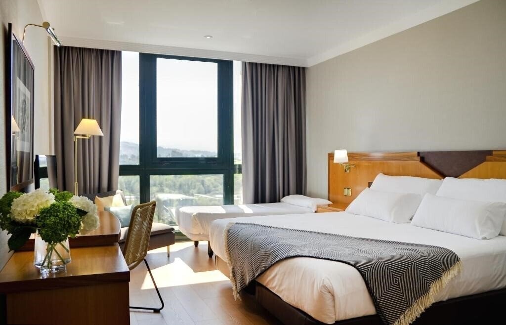 Готель Hotel Oca Puerta del Camino 4*