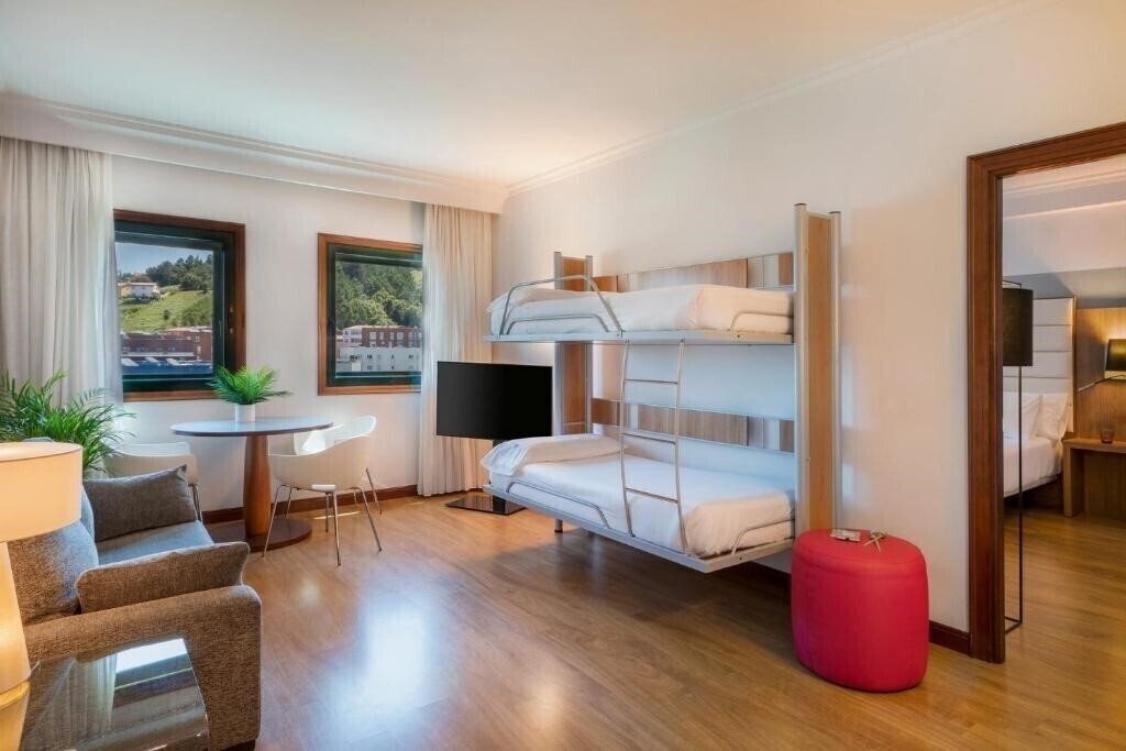 Фото Hotel Santiago Plaza Affiliated by Melia 4*