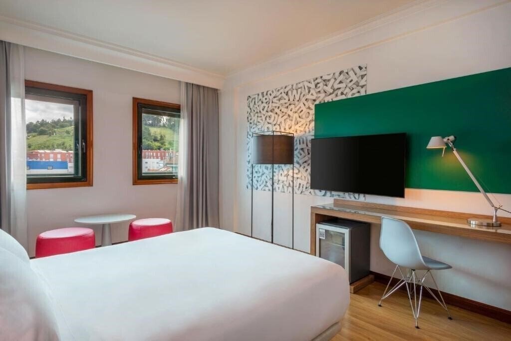 Фото Hotel Santiago Plaza Affiliated by Melia 4*