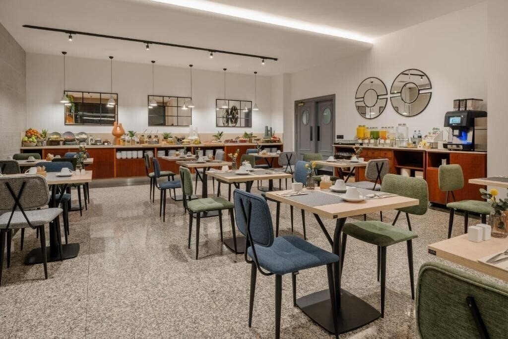 Зображення Hotel Santiago Plaza Affiliated by Melia 4*