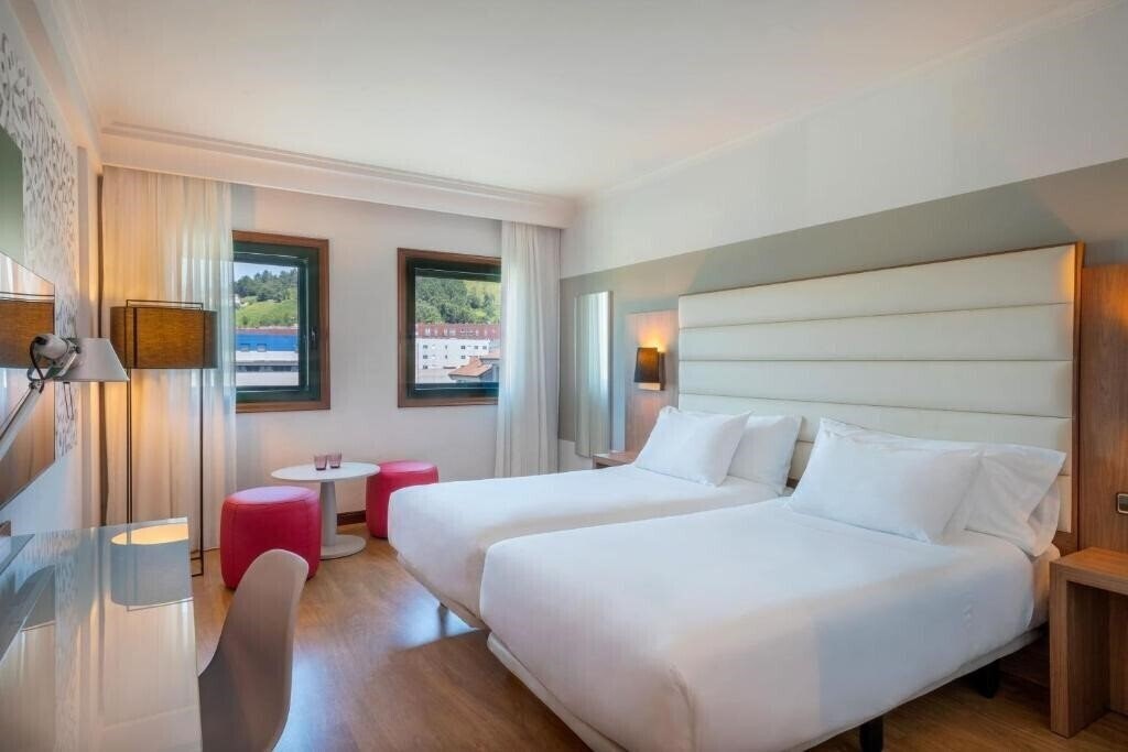 Изображение Hotel Santiago Plaza Affiliated by Melia 4*