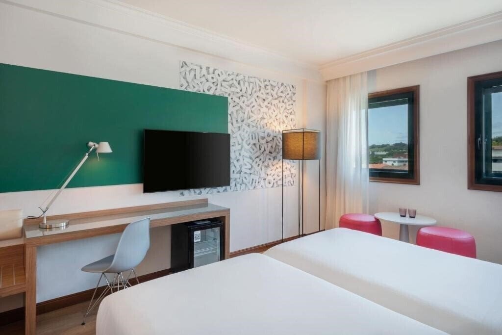 Картинка Hotel Santiago Plaza Affiliated by Melia 4*