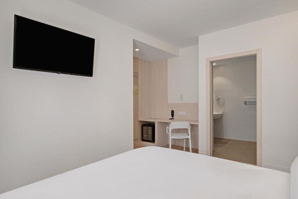 Картинка B&B Hotel Santiago Milladoiro 2*