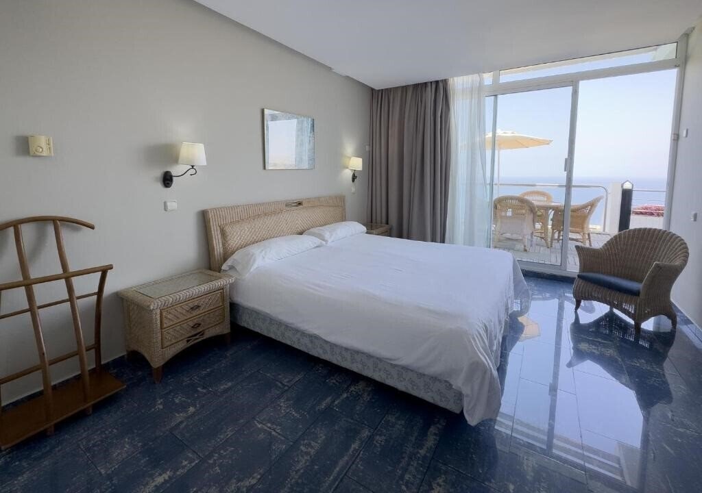 Фото Holiday Club Jardin Amadores 4*