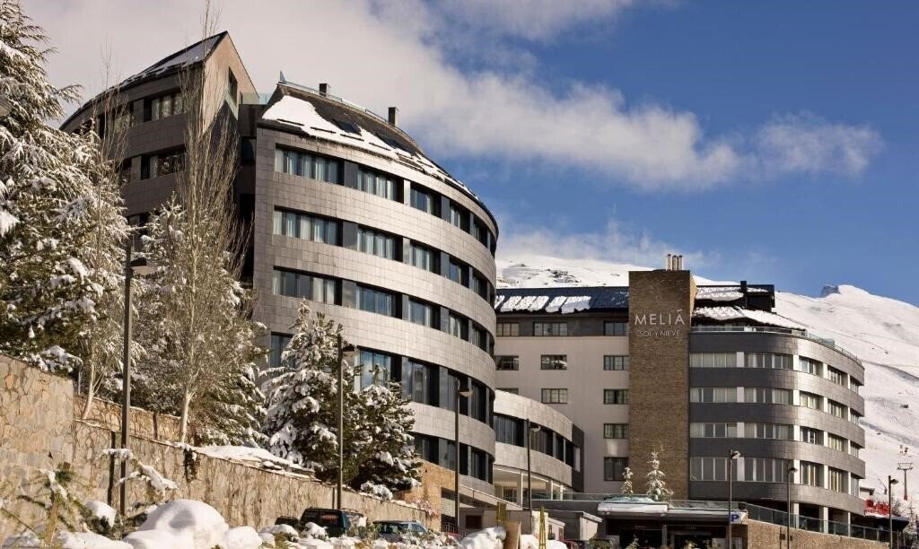 Готель Melia Sol Y Nieve 4*