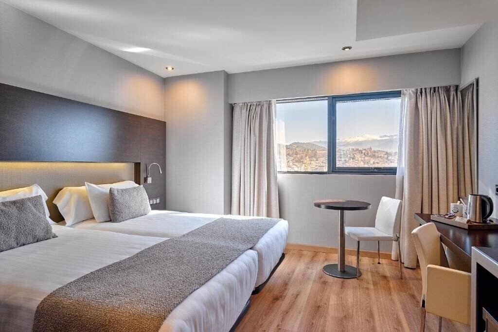 Отель Abba Granada 4*