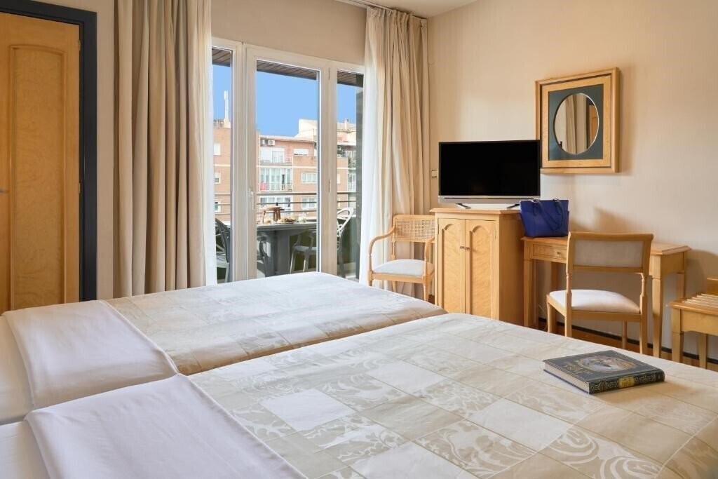Готель Macia Condor 4*