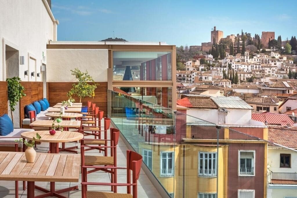 Готель Melia Granada Hotel 4*