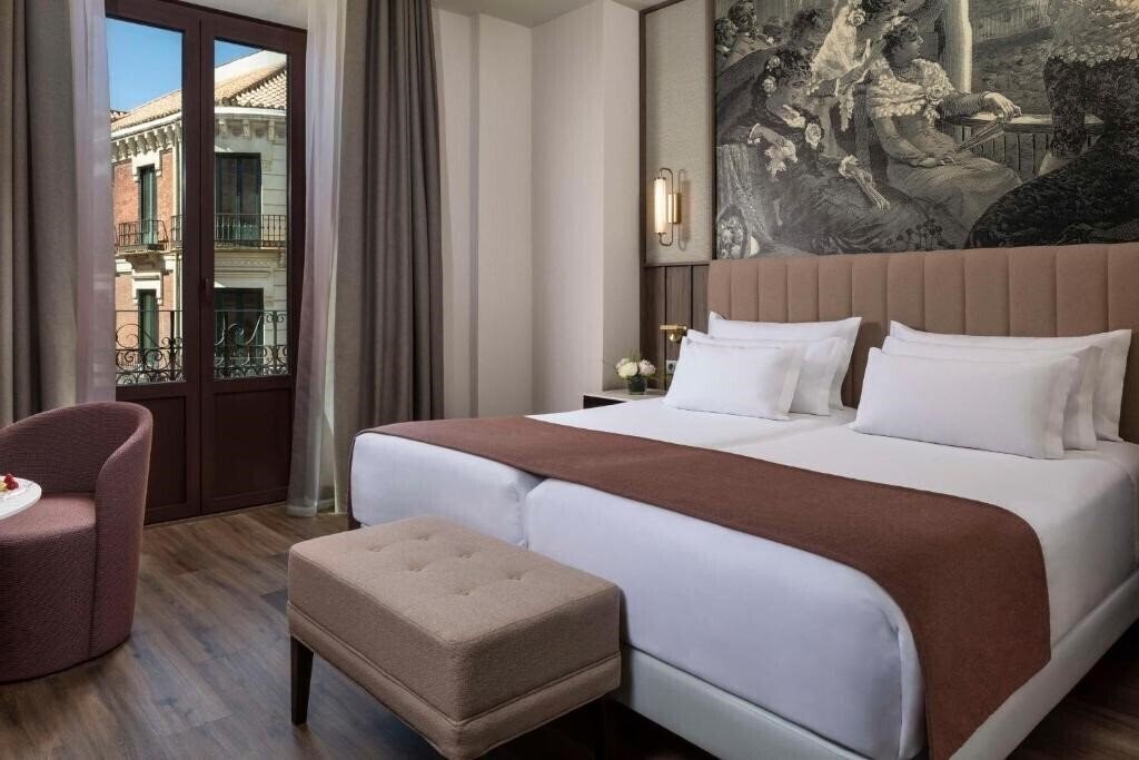 Готель Nh Collection Granada Victoria 4*