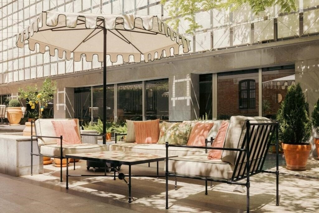 Фотография Hospes Palacio De Los Patos, A Member Of Design Hotels 5*
