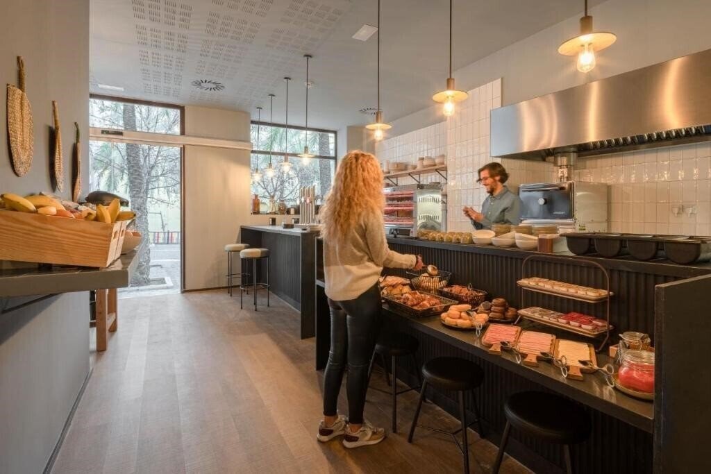 Фотографія Toc Hostel Granada 2*