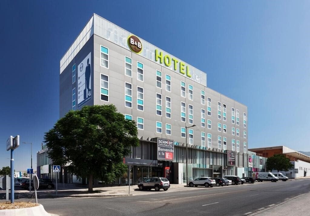 Отель B&B Hotel Granada 2*