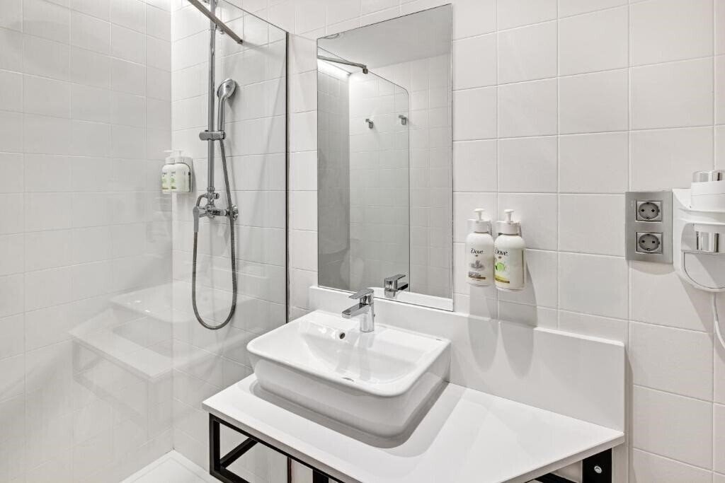 Фото B&B Hotel Granada 2*