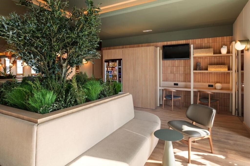 Картинка B&B Hotel Granada 2*