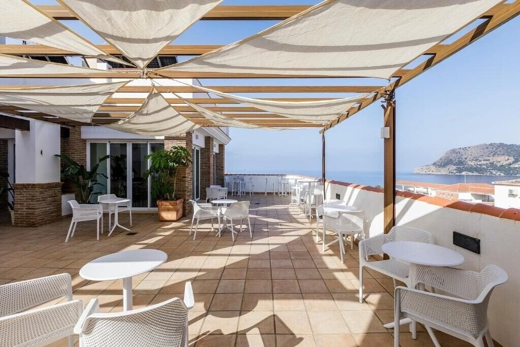 Готель Hotel Almijara - Mares 3*