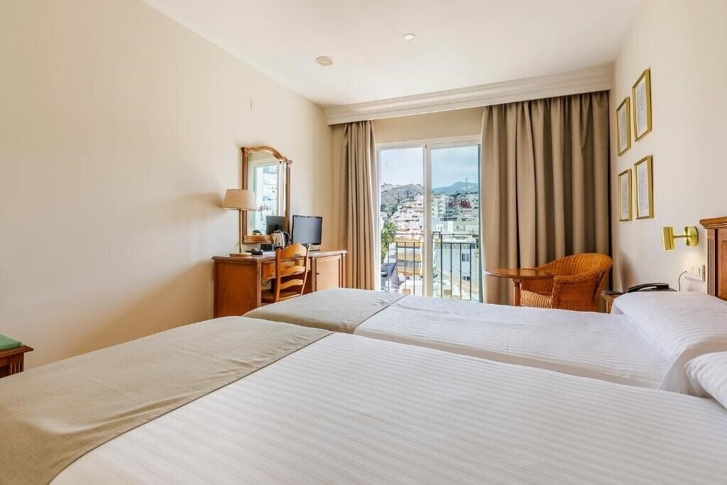 Фото Hotel Almijara - Mares 3*
