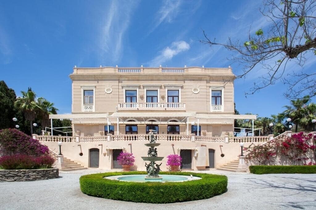 Отель Casa De Los Bates 3*