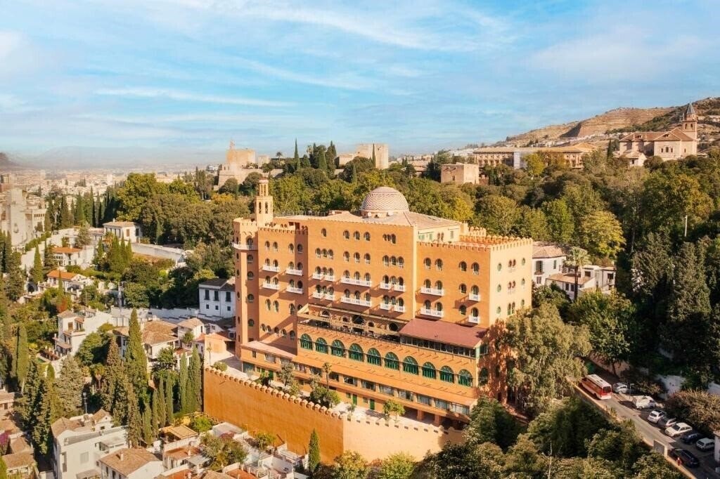 Готель Hotel Alhambra Palace 5*