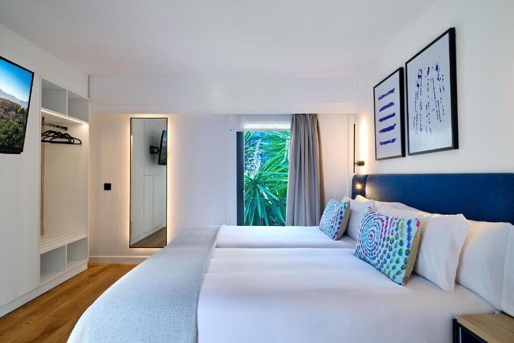 Зображення Apartamentos Luna Suites Granada 4*