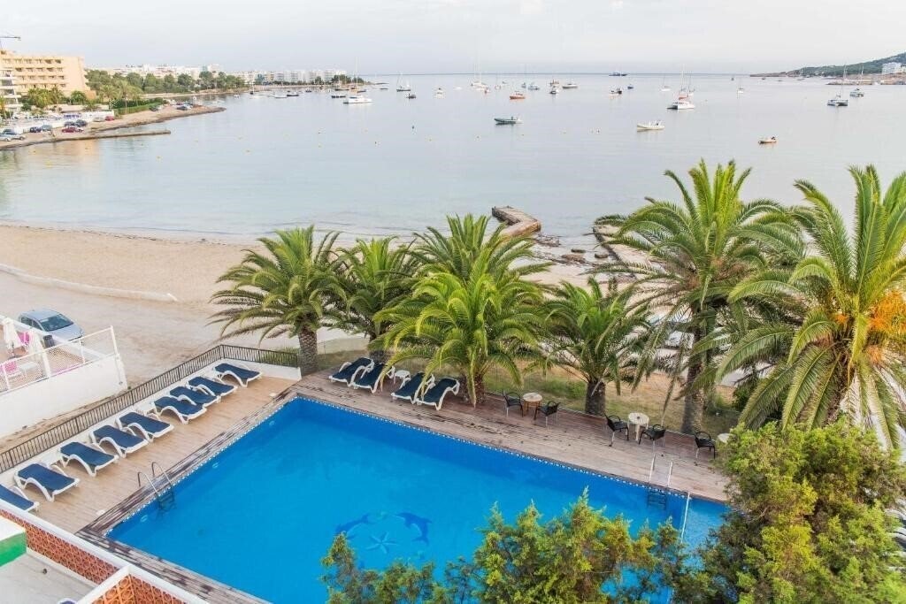 Фотографія Tagomago 4*