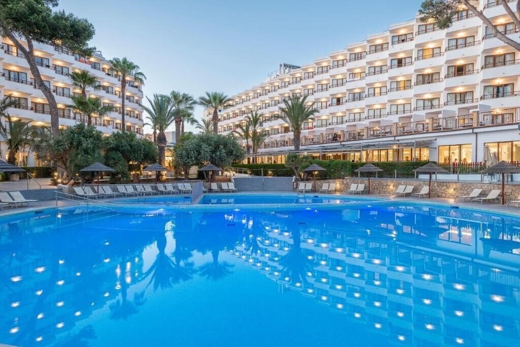 Отель Hotel Miami Ibiza 4*