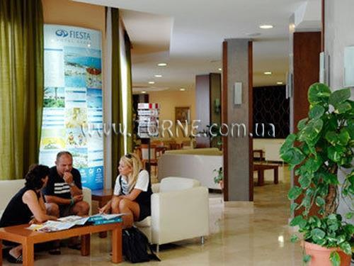 Готель Tanit 3*