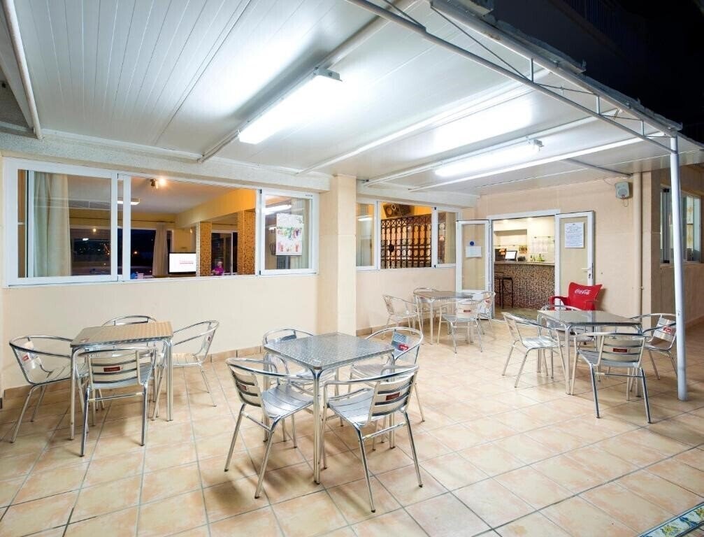 Фотографія Anibal 2*