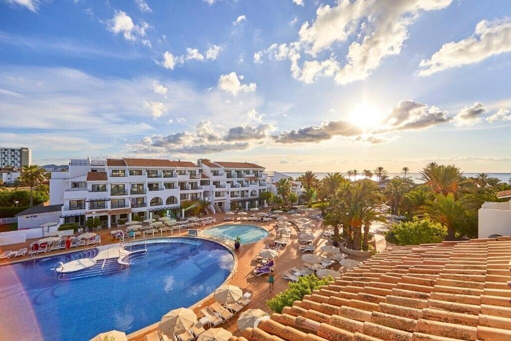 Отель Club Bahamas Ibiza 4*