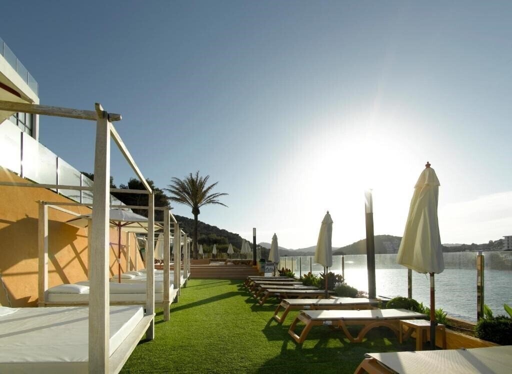 Фото Palladium Hotel Cala Llonga 4*