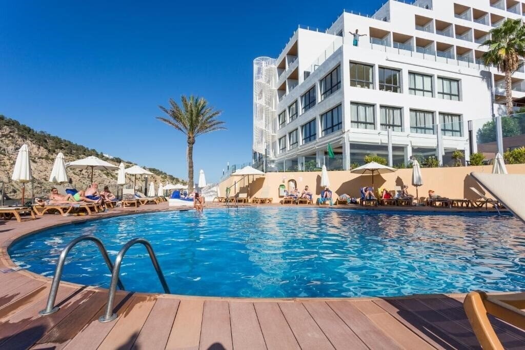 Фотографія Palladium Hotel Cala Llonga 4*