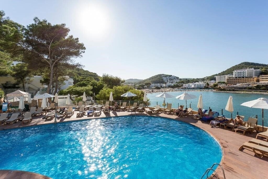 Картинка Palladium Hotel Cala Llonga 4*