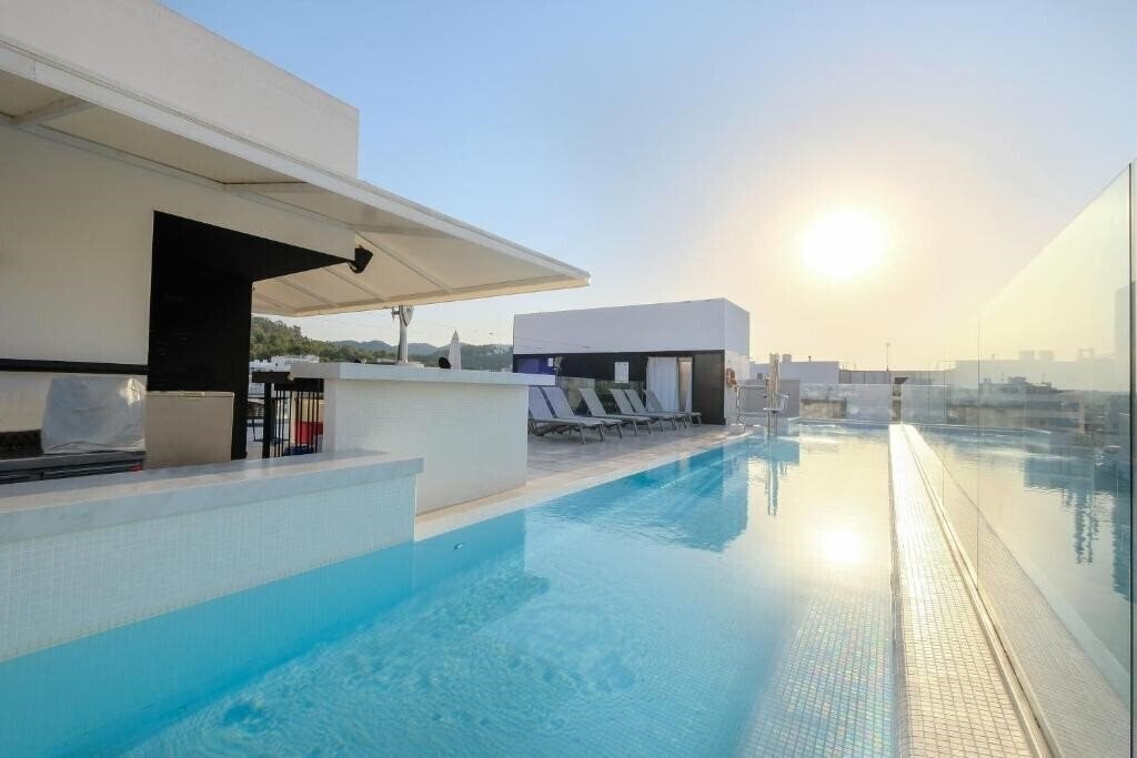Зображення M Hotel 4*