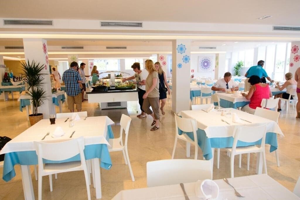 Фотографія Cala Llenya Resort Ibiza 4*