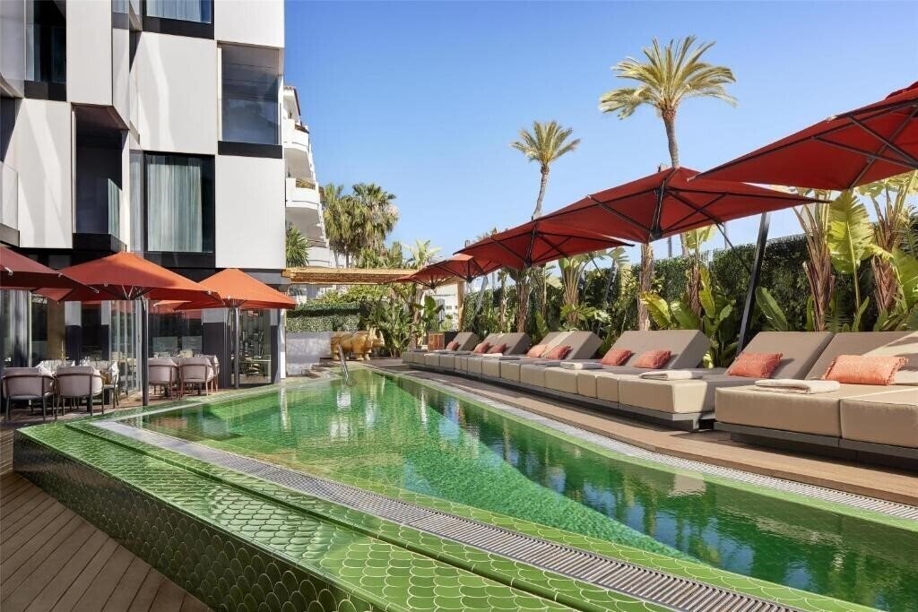 Отель Sir Joan Hotel 5*