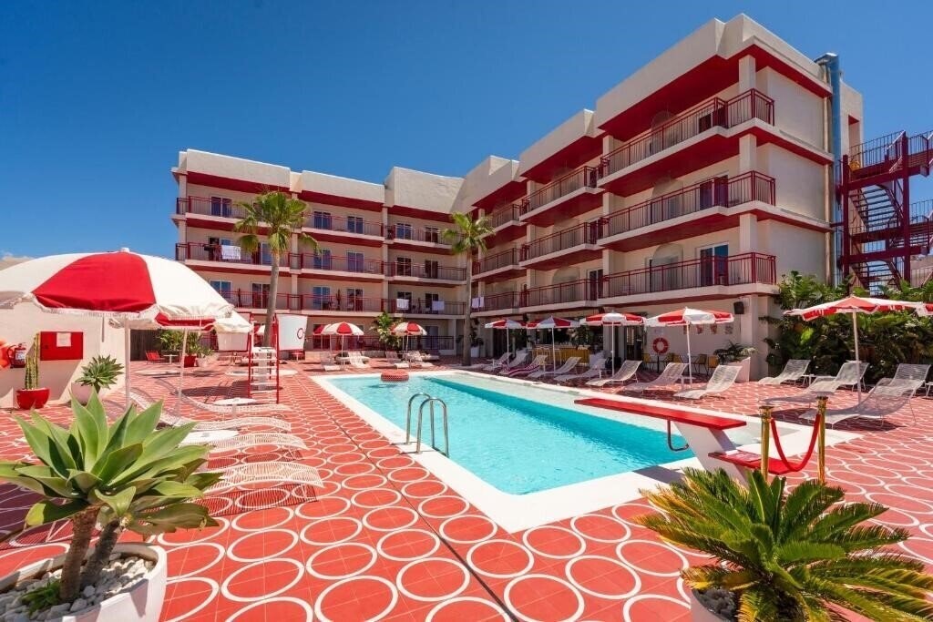 Готель Romeos Ibiza 4*