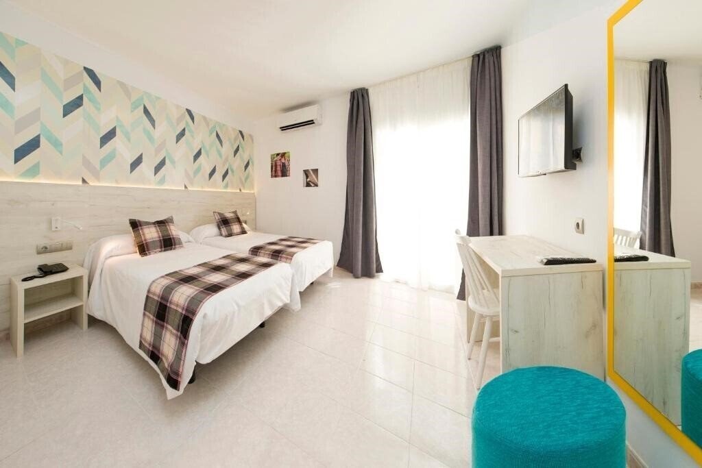 Отель Hotel Playasol Lei Ibiza (Adults Only) 3*