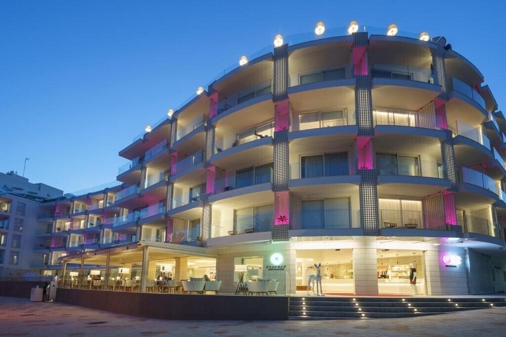 Готель One Ibiza Suites 5*