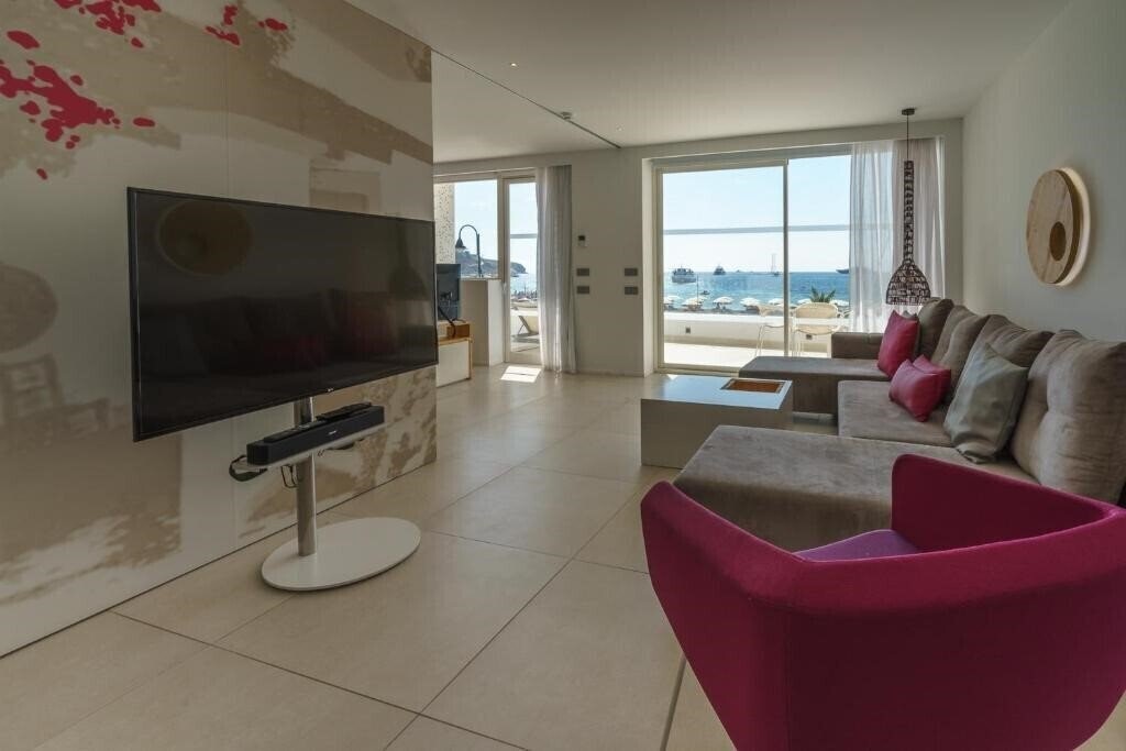 Фотографія One Ibiza Suites 5*