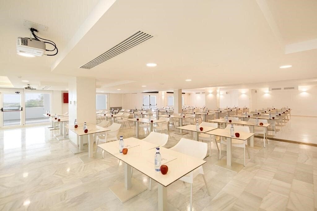 Изображение Fiesta Hotel Playa D'en Bossa 3*