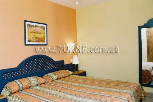 Фотографія Es Talaial Aparthotel 3*