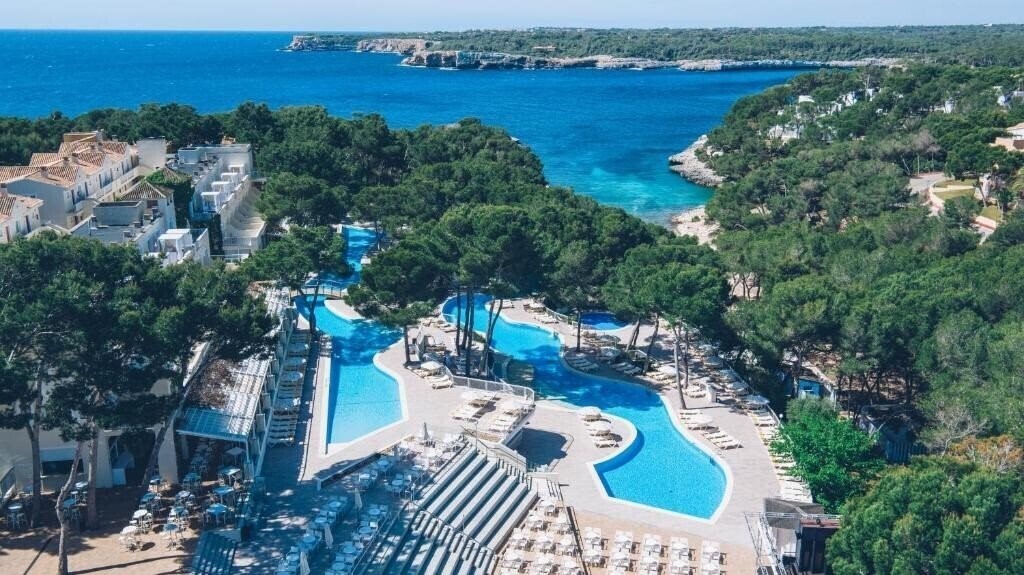 Отель Iberostar Waves Club Cala Barca 4*