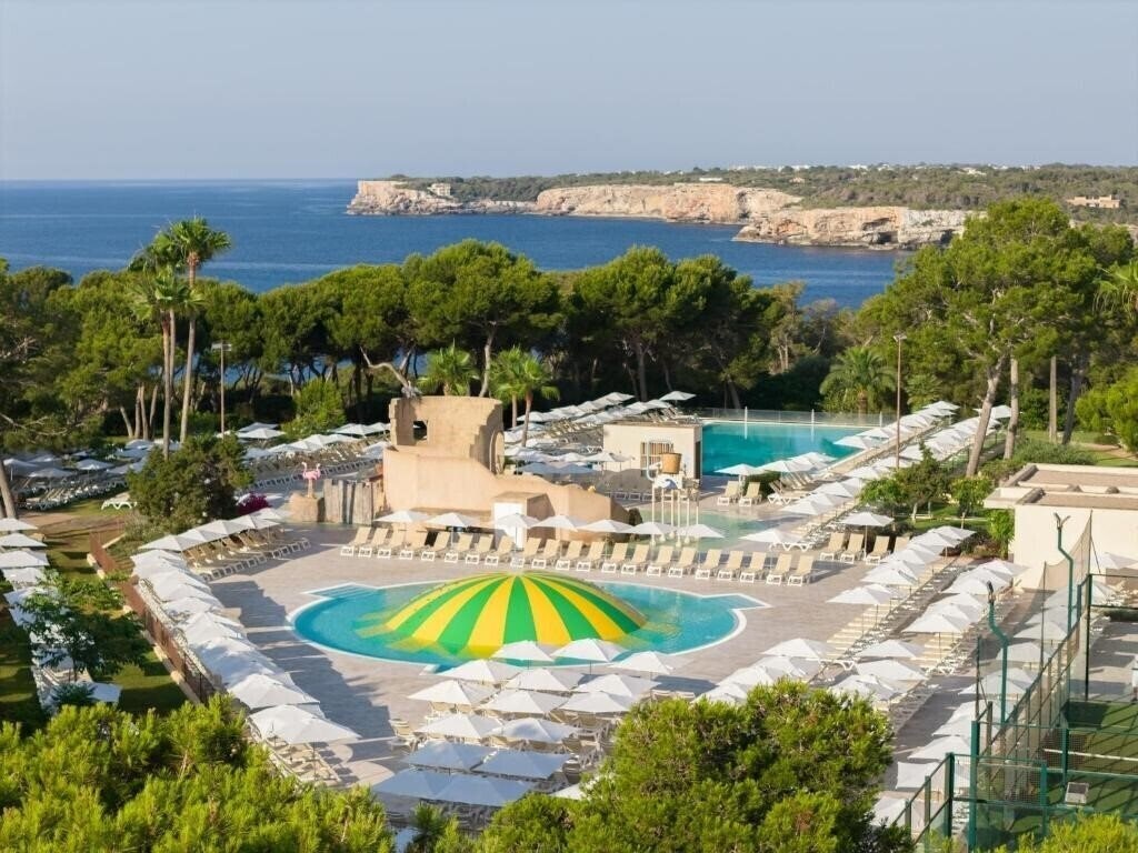 Фотография Iberostar Waves Club Cala Barca 4*