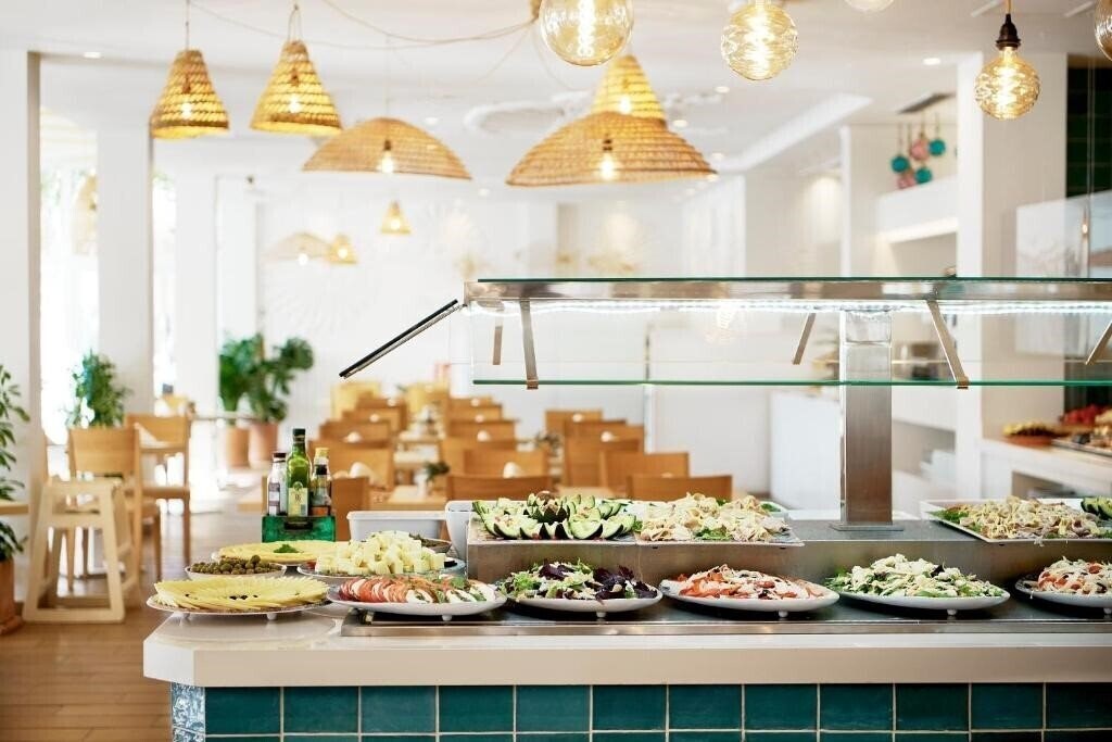 Картинка Iberostar Waves Club Cala Barca 4*