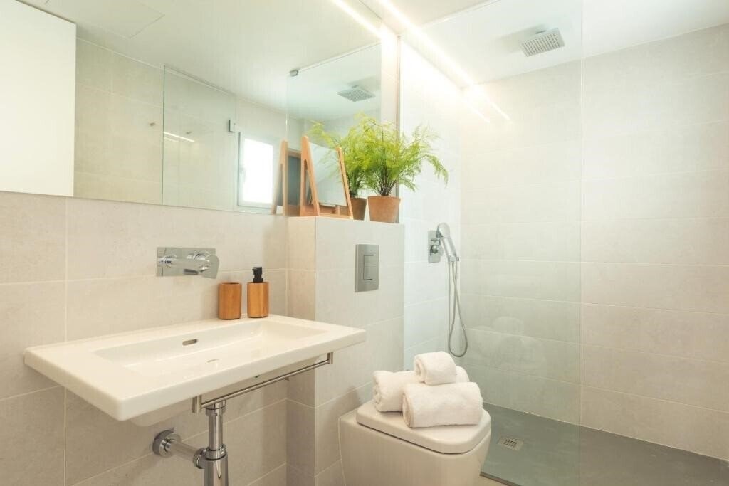 Картинка Sea Breeze Apt 3*