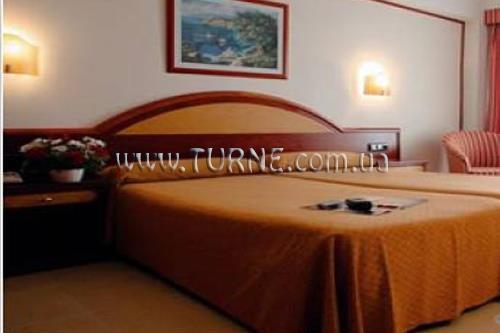 Готель Playa del Moro 4*